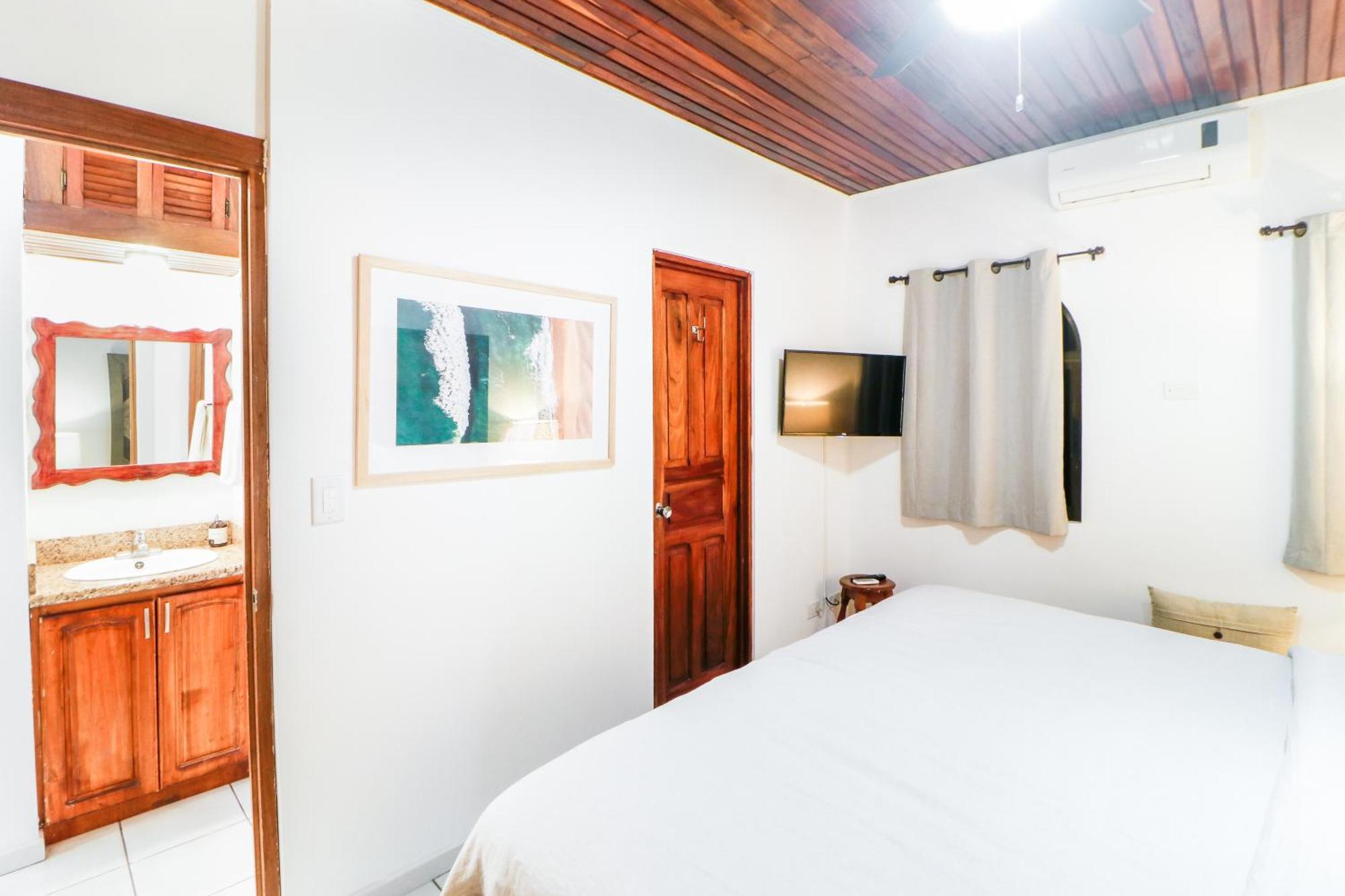 Flamingo Marina Resort Pacific North Coast Phòng bức ảnh