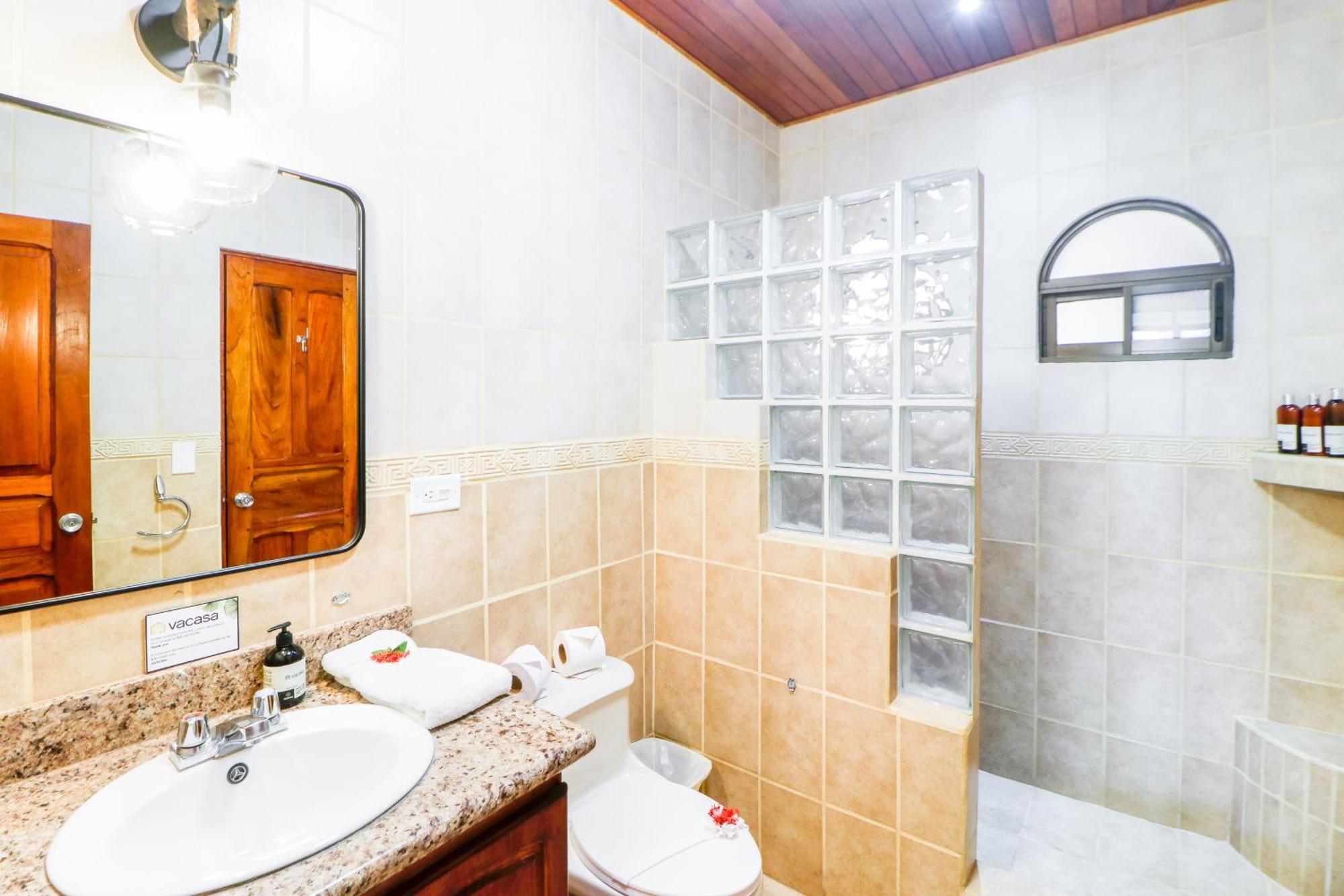 Flamingo Marina Resort Pacific North Coast Phòng bức ảnh